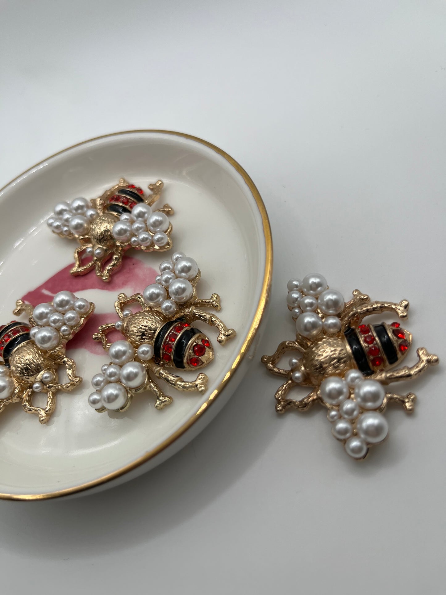1pc Fashion Bee With Pearl Wings Metal Charm