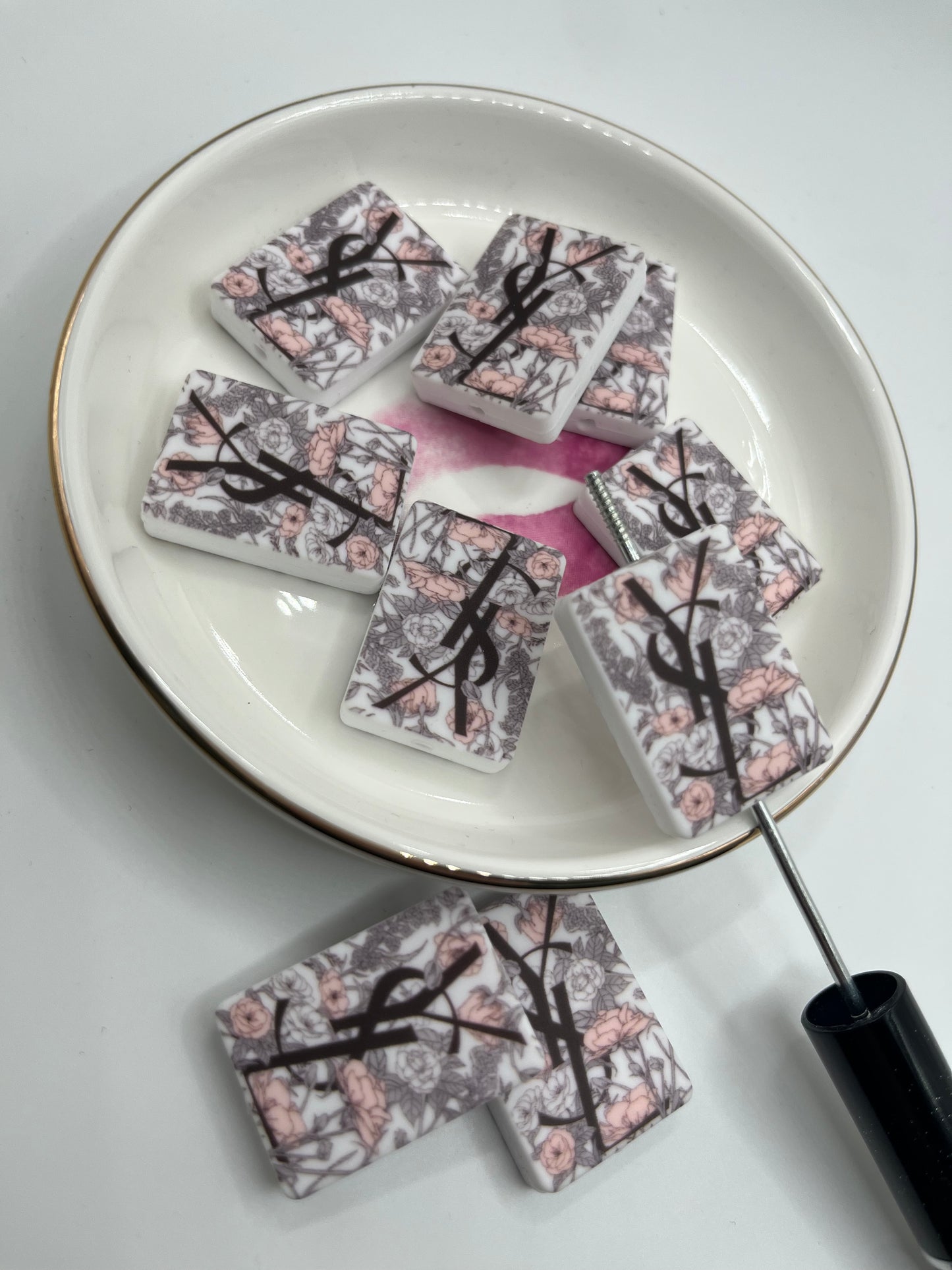 1pc “Y” Inspired Silicone Bead