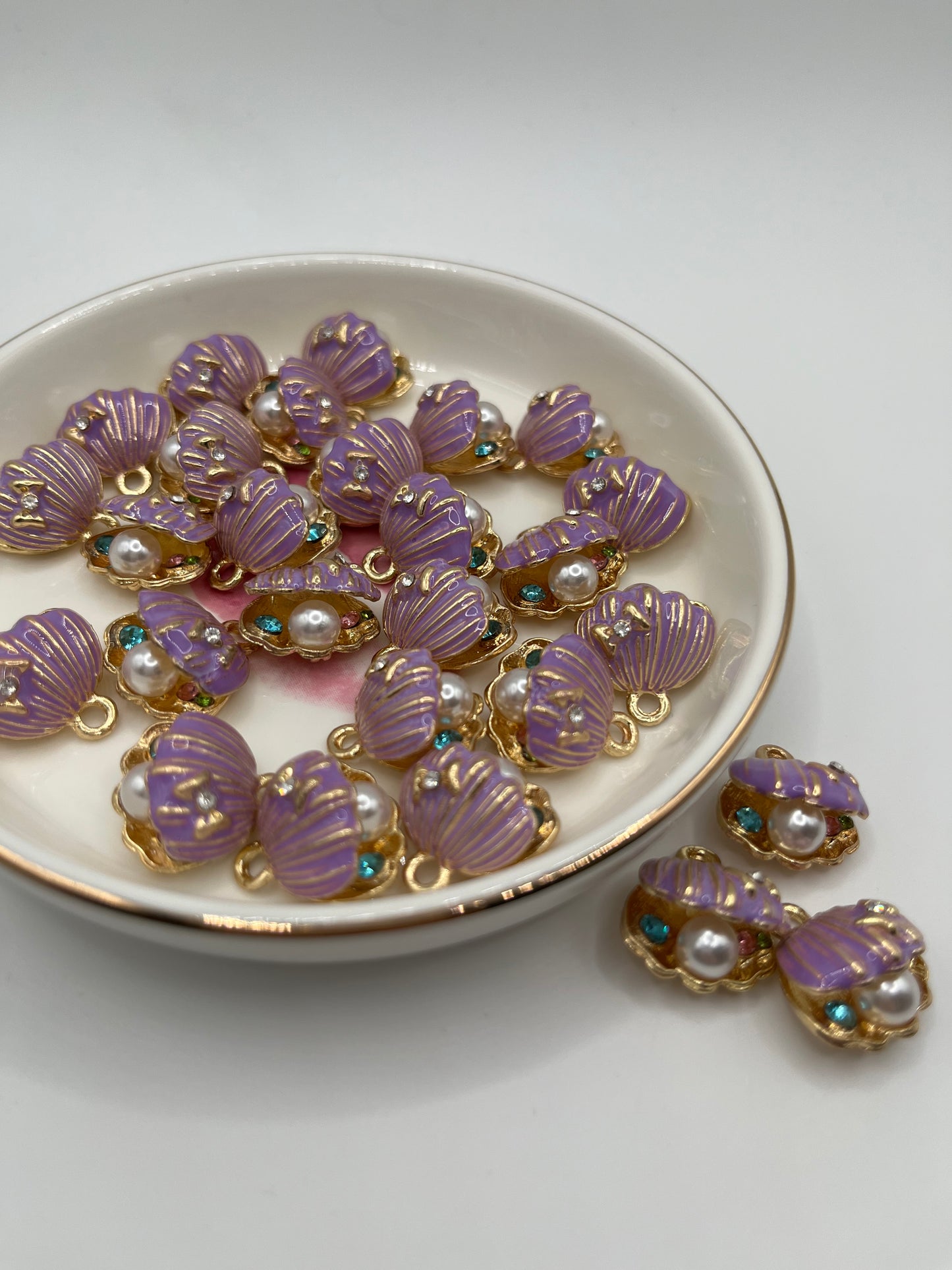 5pc Clam Shell With Pearl Pendant