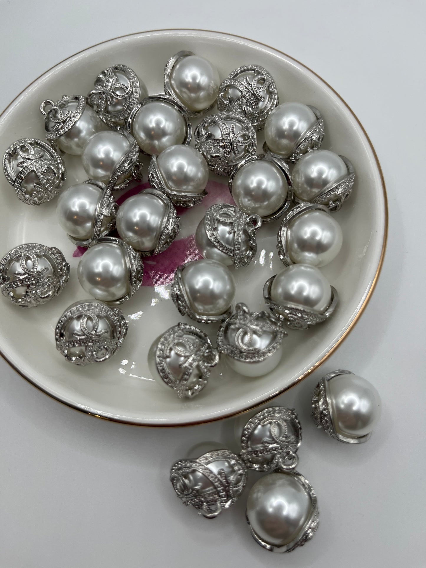 5pc CC Pearl Pendant