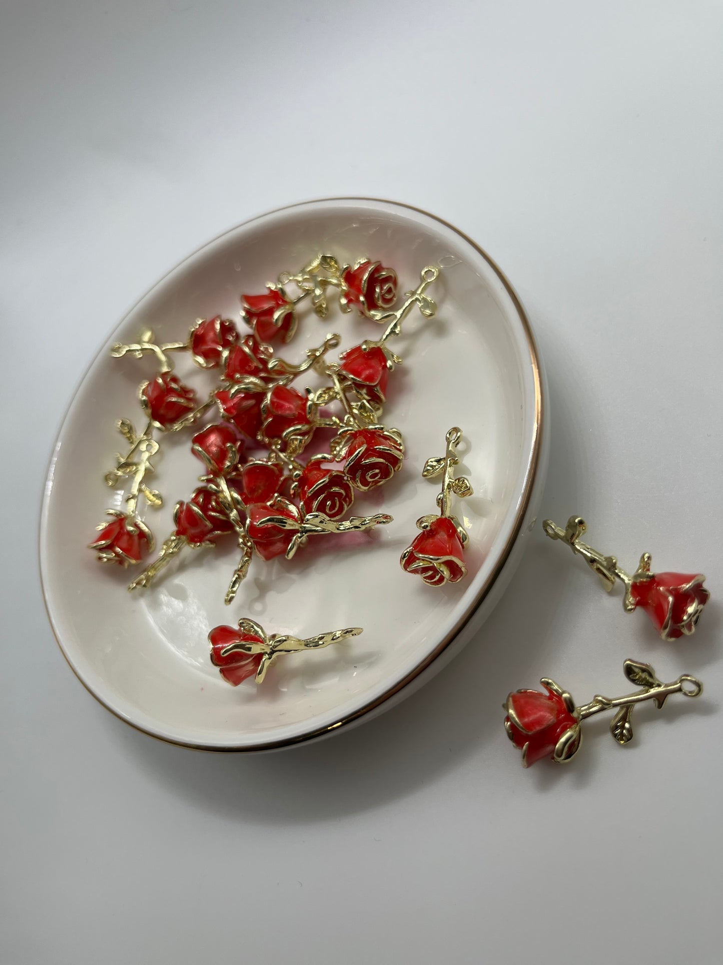5pc Rose (Gold Medal) Pendant