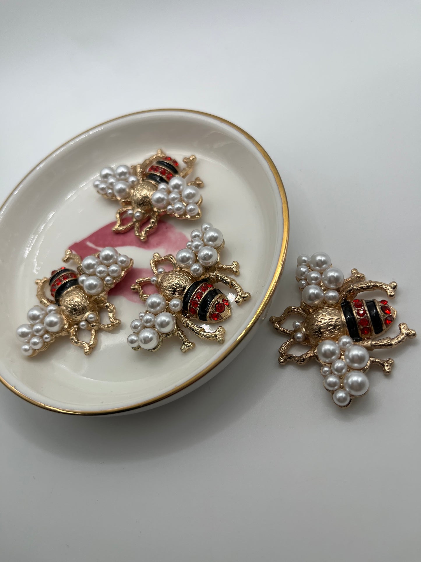 1pc Fashion Bee With Pearl Wings Metal Charm