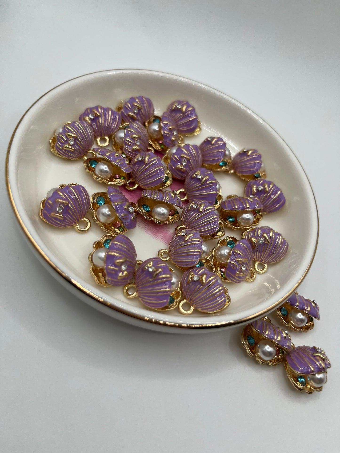 5pc Clam Shell With Pearl Pendant