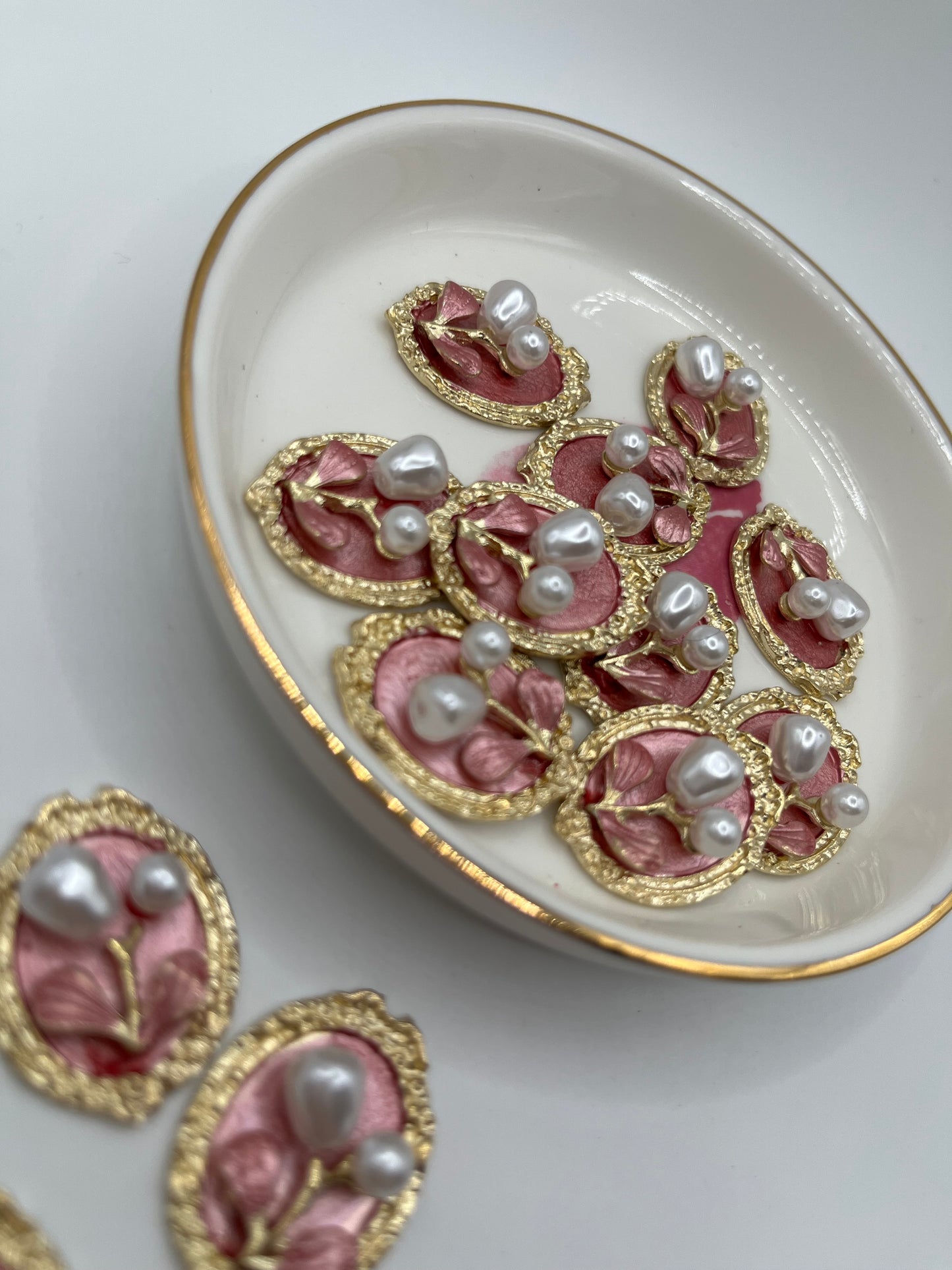 Oval Flower Frame (1 Piece) [Green, White, Dark Purple,Blush Pink]