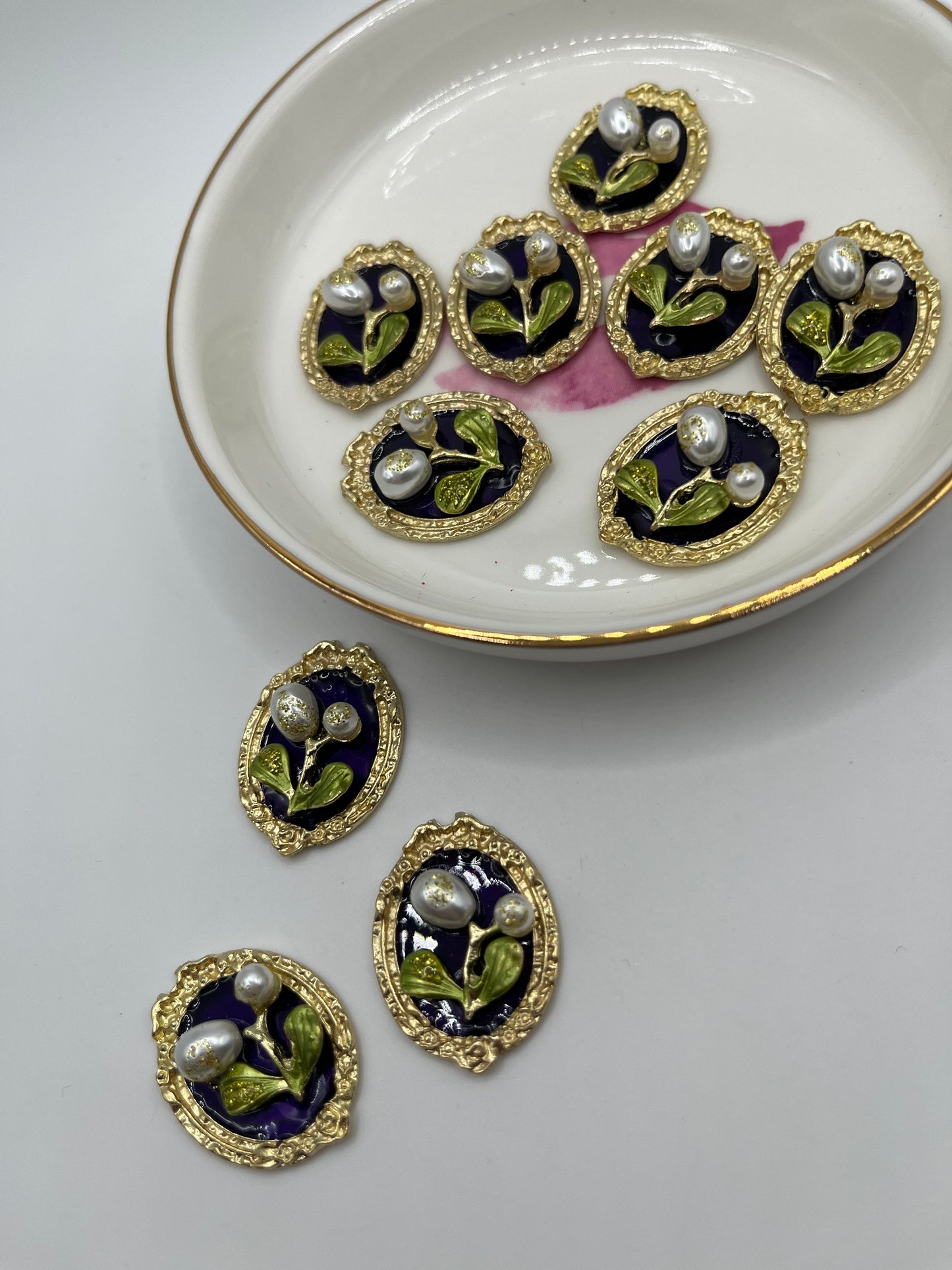 Oval Flower Frame (1 Piece) [Green, White, Dark Purple,Blush Pink]