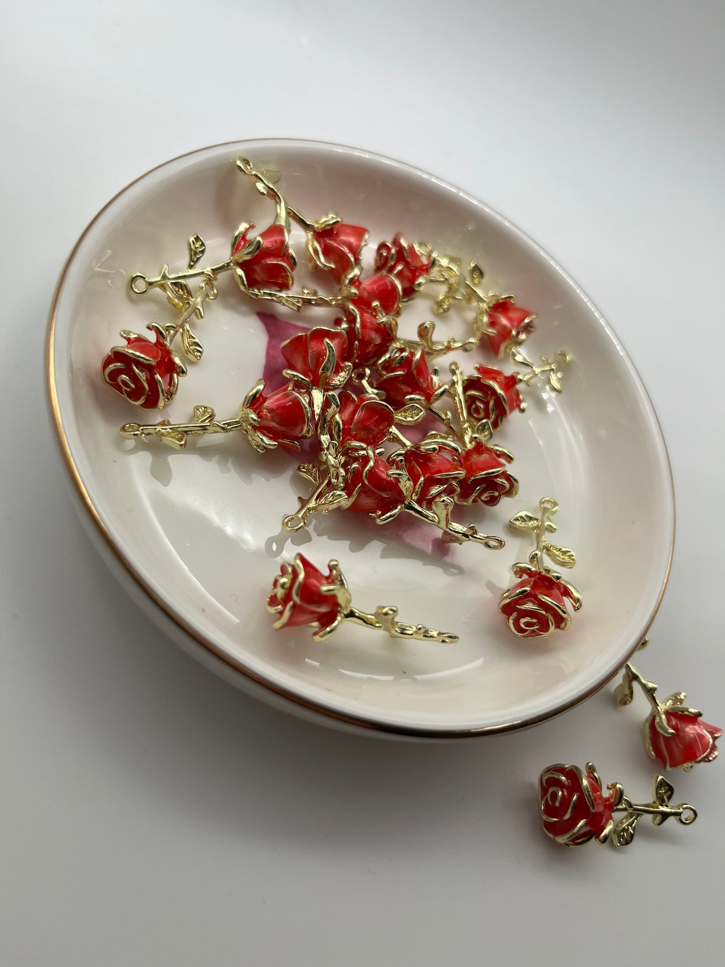 5pc Rose (Gold Medal) Pendant